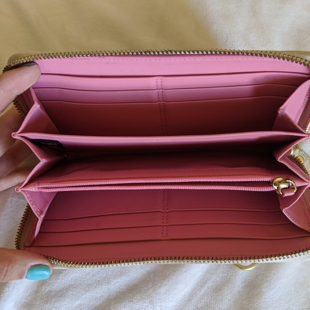 Coach Signature Accordion Zip Wallet - Picture 4 of 5